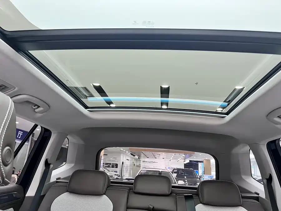 Volkswagen Tiguan - фото 18