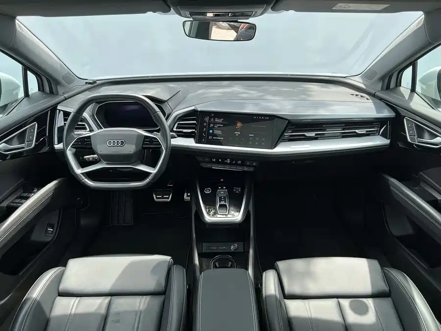 Audi Q4 - фото 6