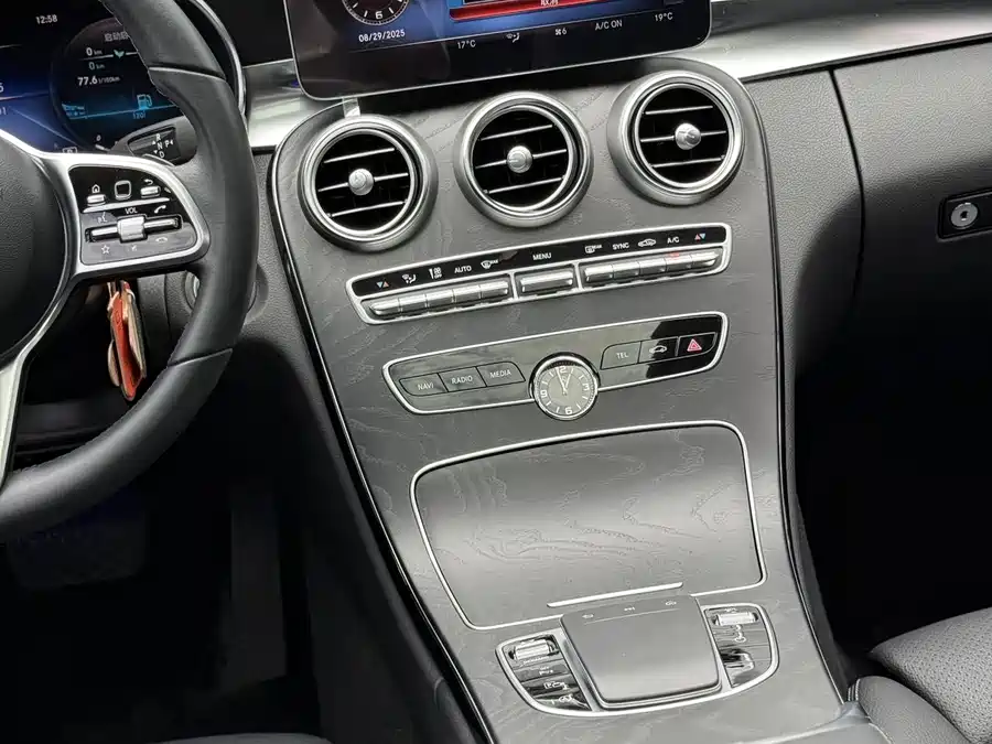 Mercedes C-Class - фото 9