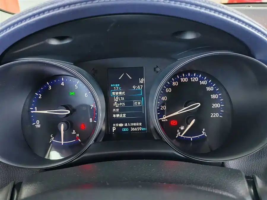 Toyota C-HR - фото 16