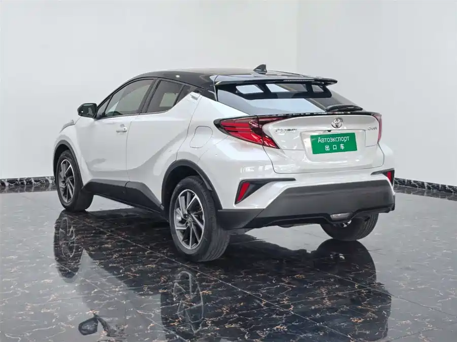 Toyota C-HR - фото 6