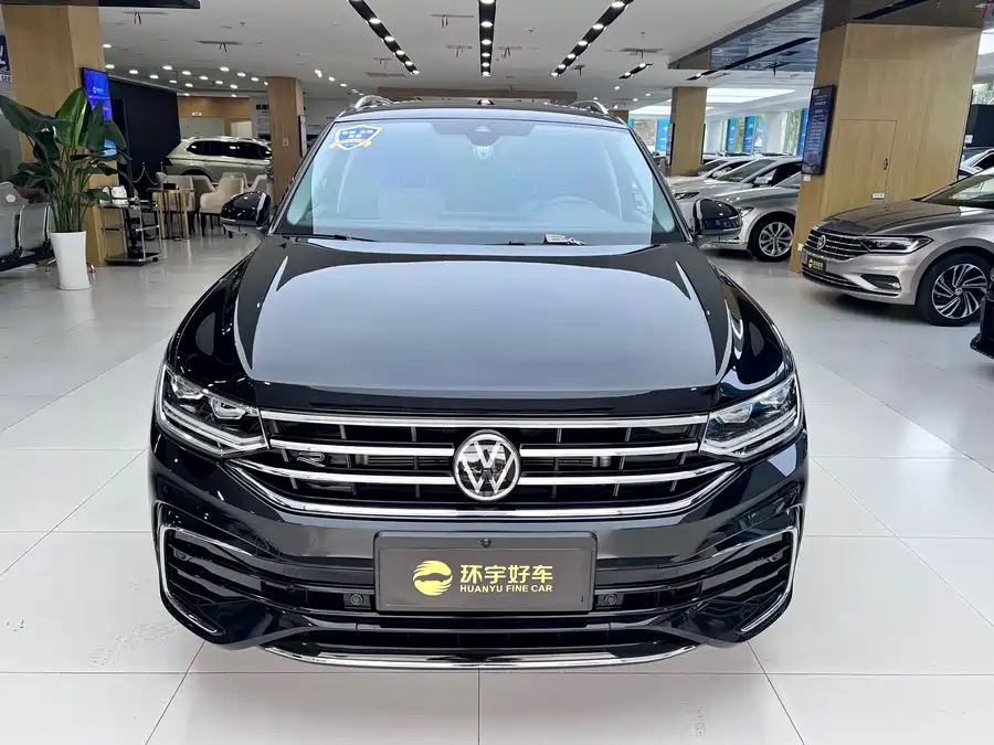 Volkswagen Tiguan - фото 2