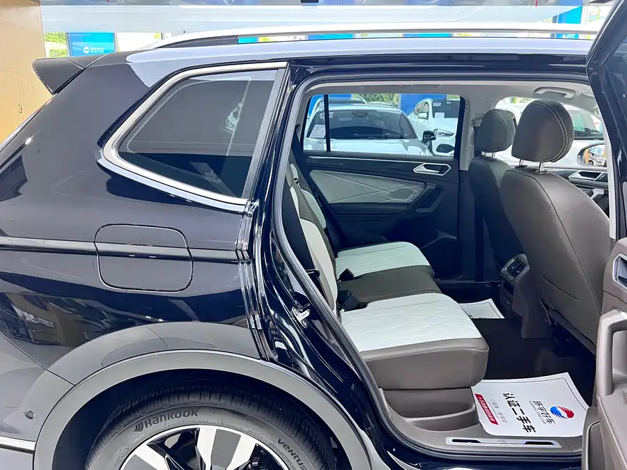 Volkswagen Tiguan - фото 26