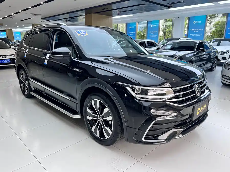 Volkswagen Tiguan - фото 3