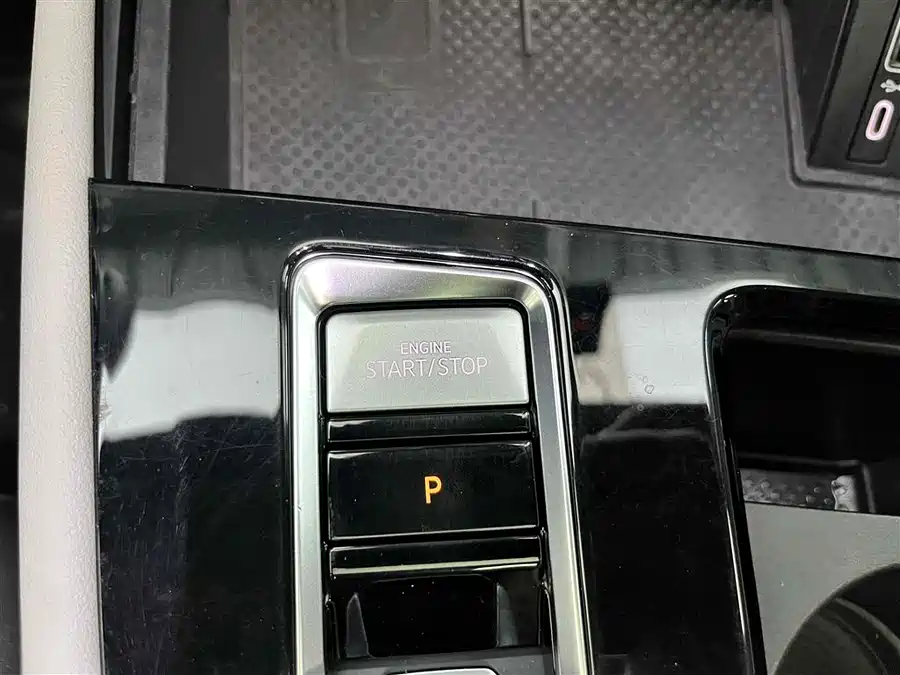 Volkswagen Touran - фото 4